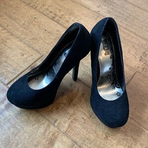 New/unused Women’s heels